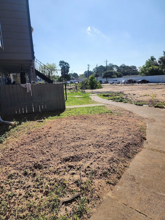 tree-trimming-stump-grinding-rockport-apartments33